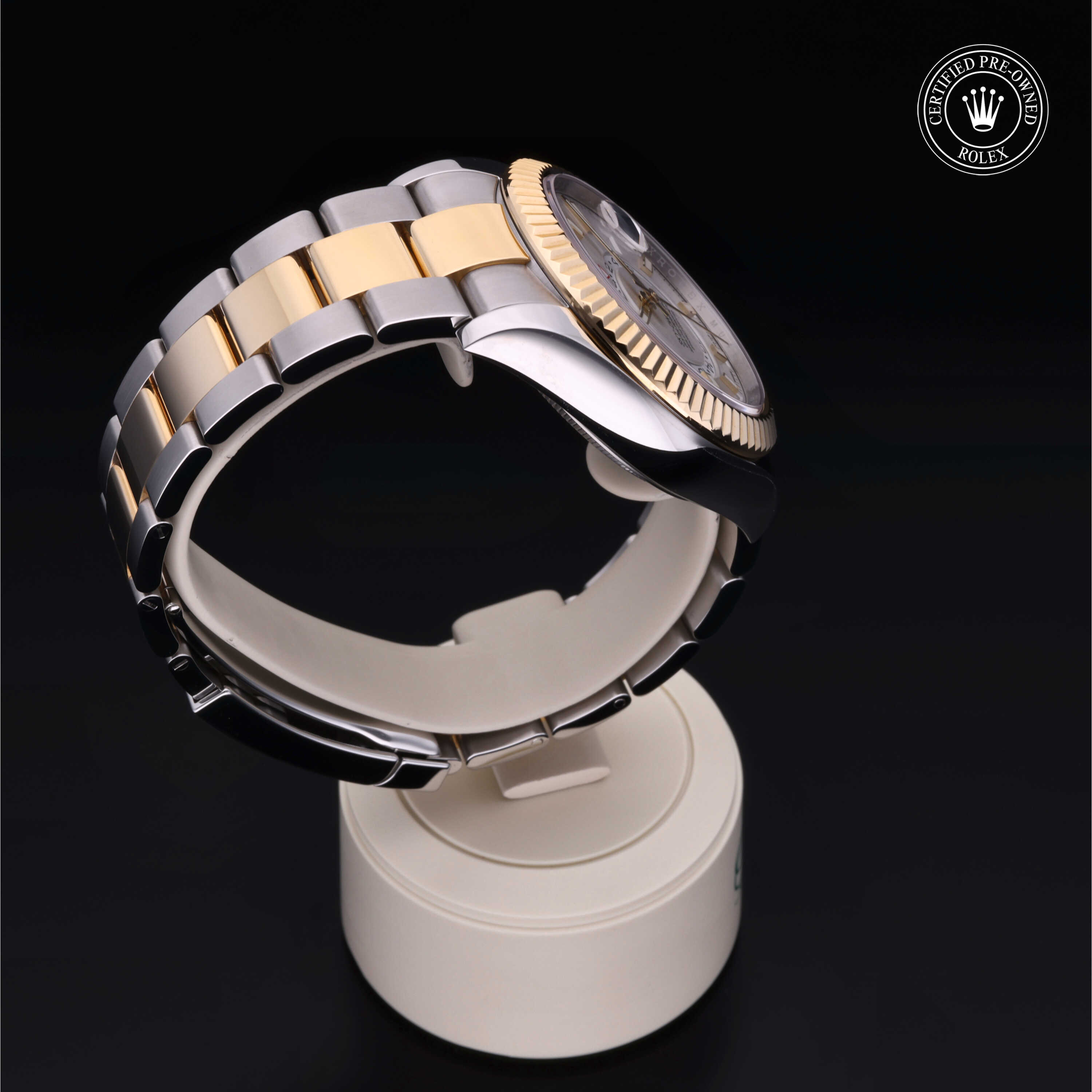 Rolex Certified Pre-Owned Sky-Dweller Sky-Dweller, 2017, Rolesor 18 Carat Yellow, 42 mm - image 5 of 5