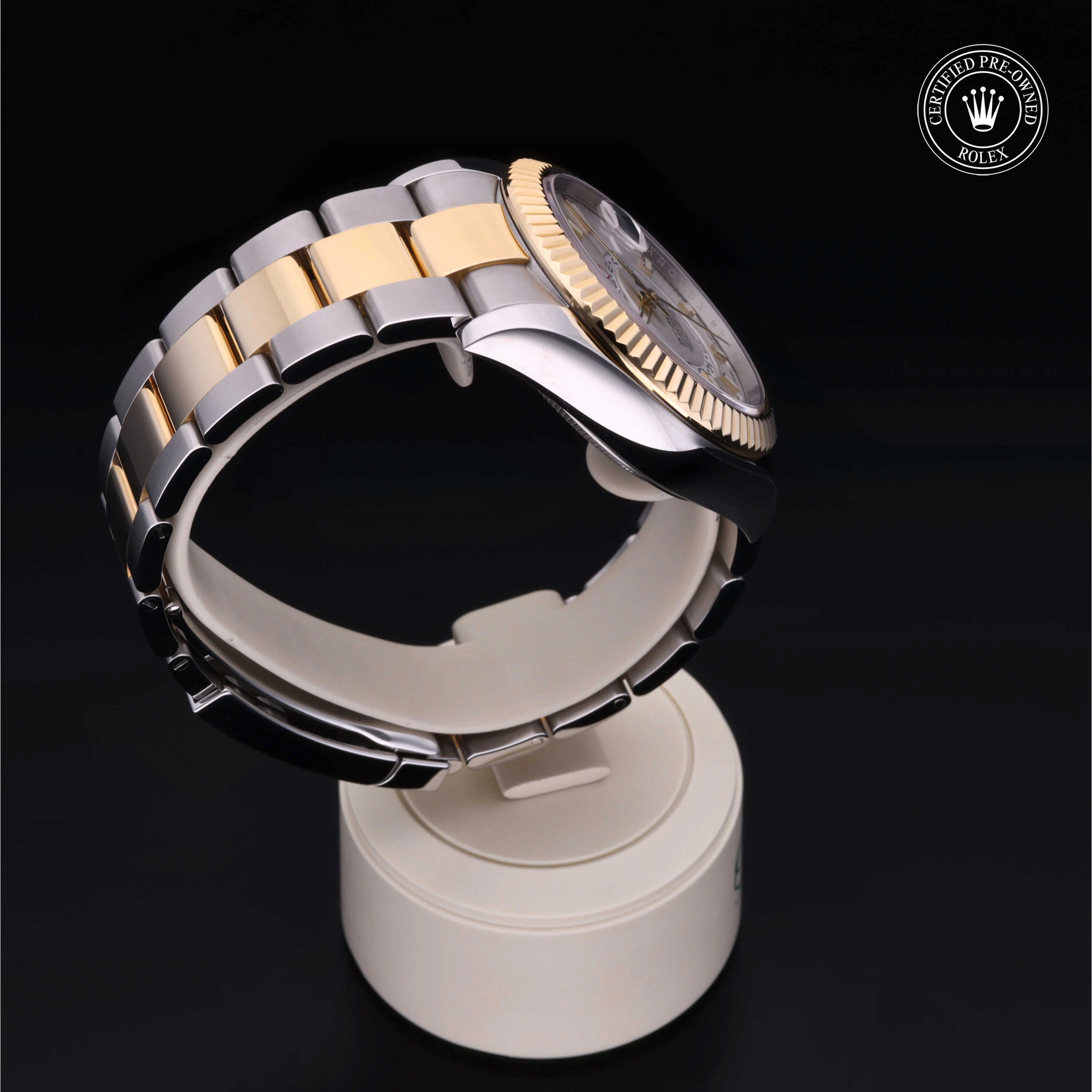 Rolex Certified Pre-Owned Sky-Dweller Sky-Dweller, 2017, Rolesor 18 Carat Yellow, 42 mm - image 5 of 5