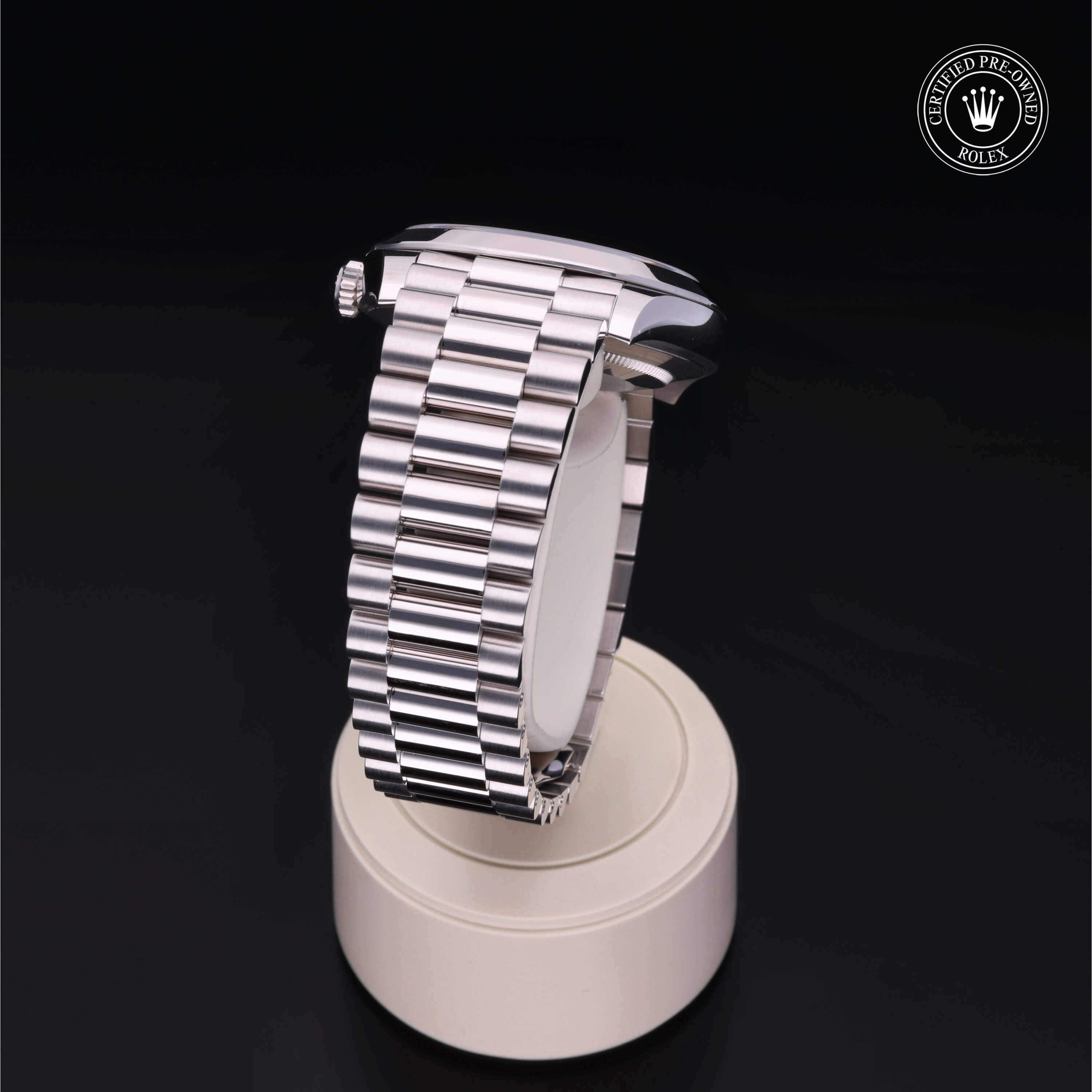 Pre-owned watches Day-Date 228206