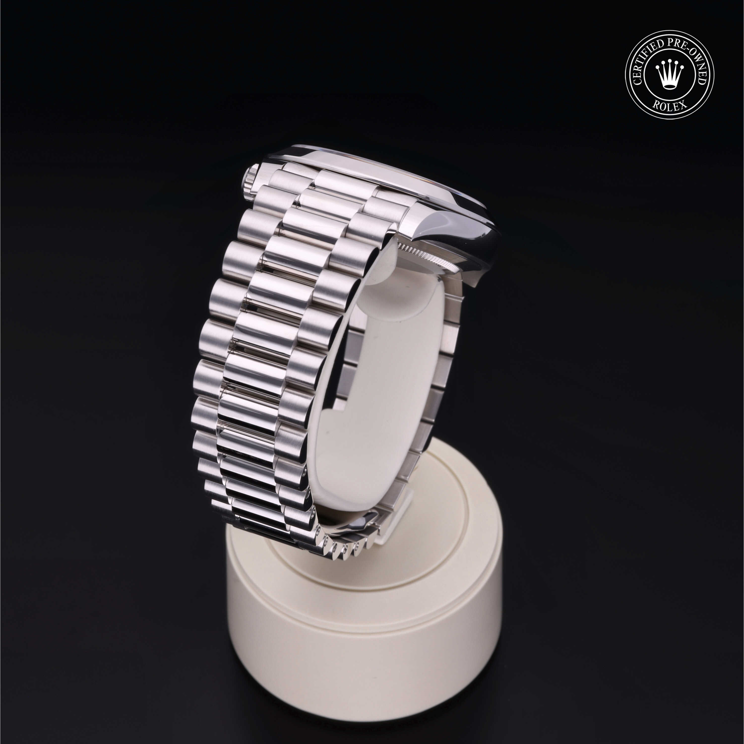 Pre-owned watches Day-Date 228206