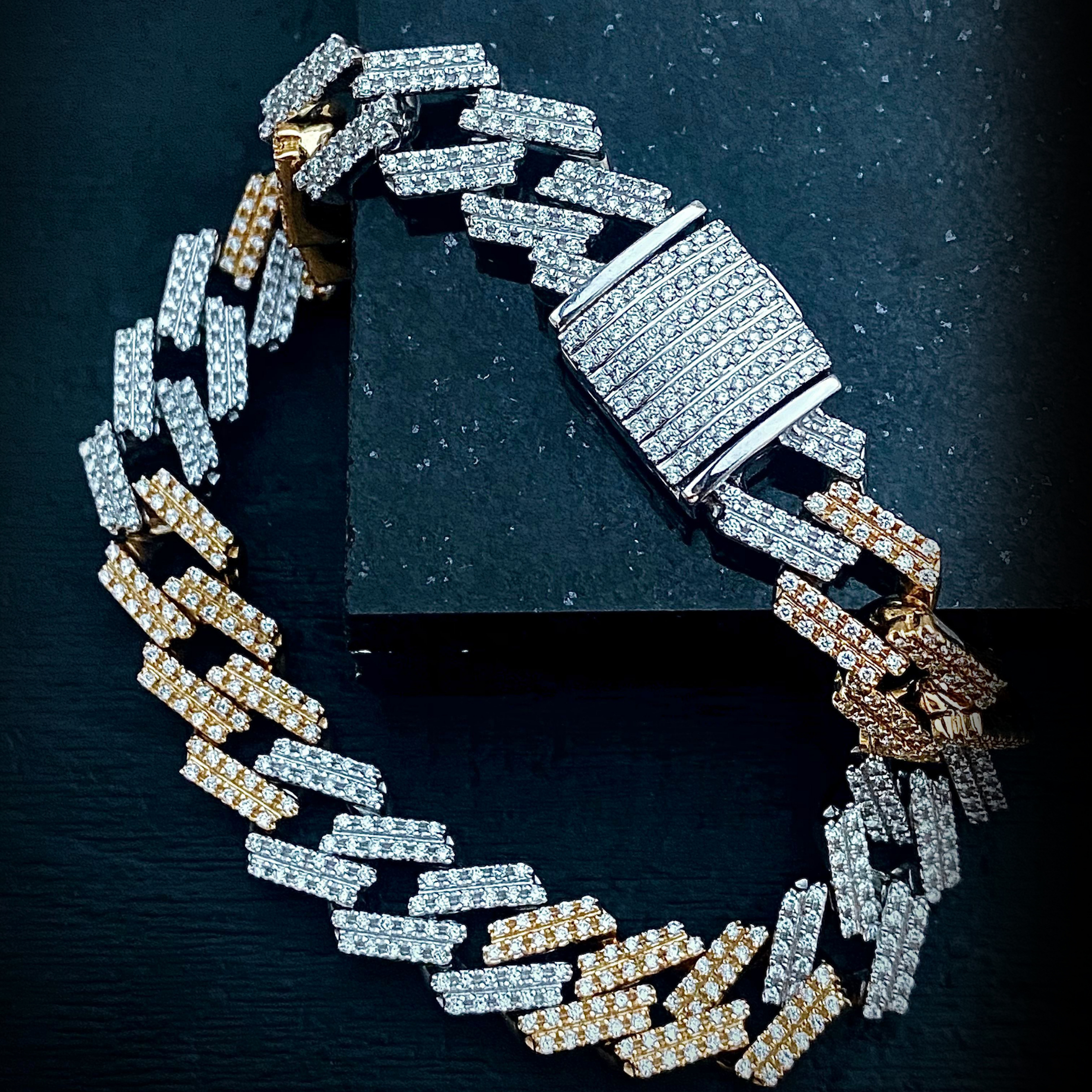 TROPHY BY GASSAN Necklace Timeless Diamonds Cuban Square Link