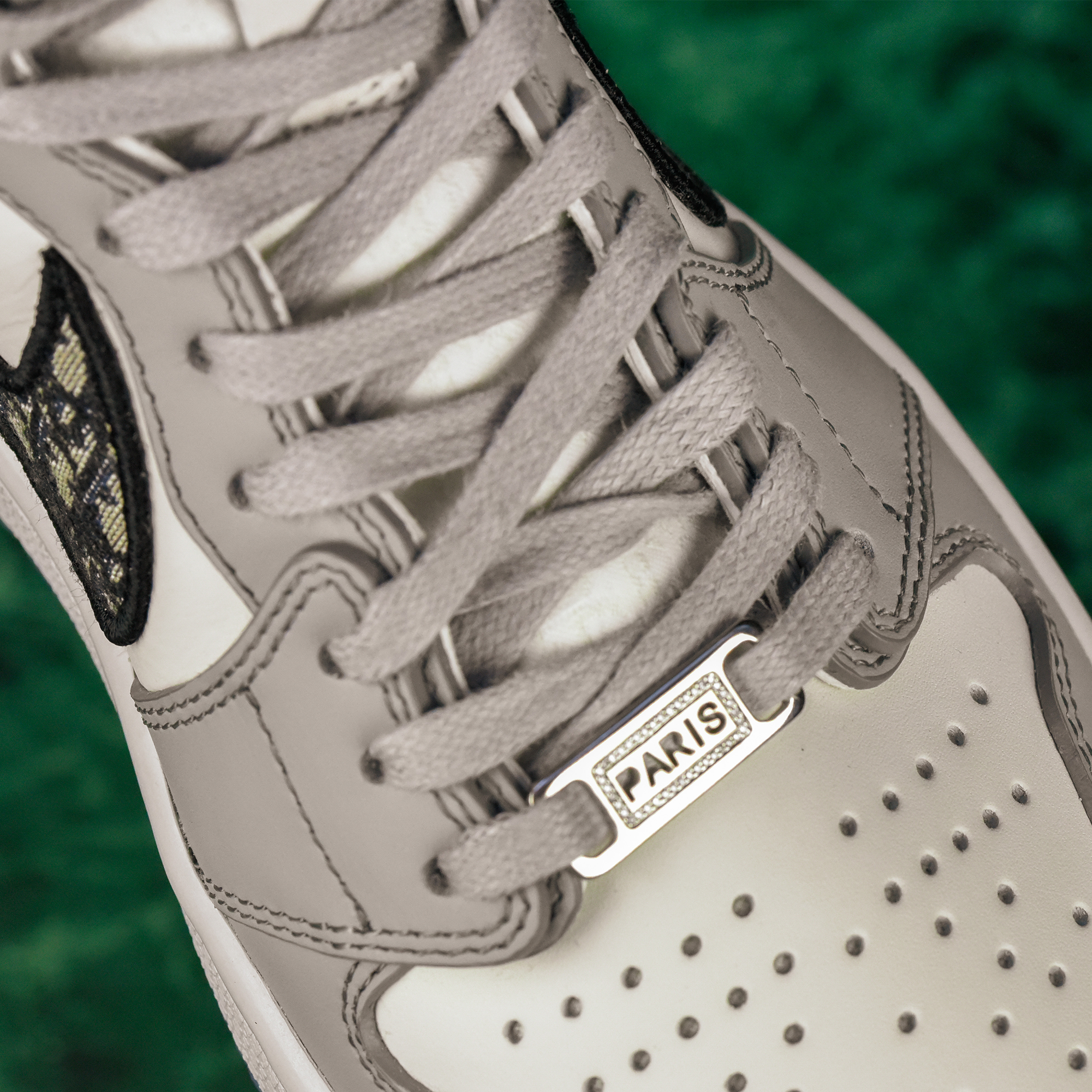 TROPHY BY GASSAN Lace tag Timeless