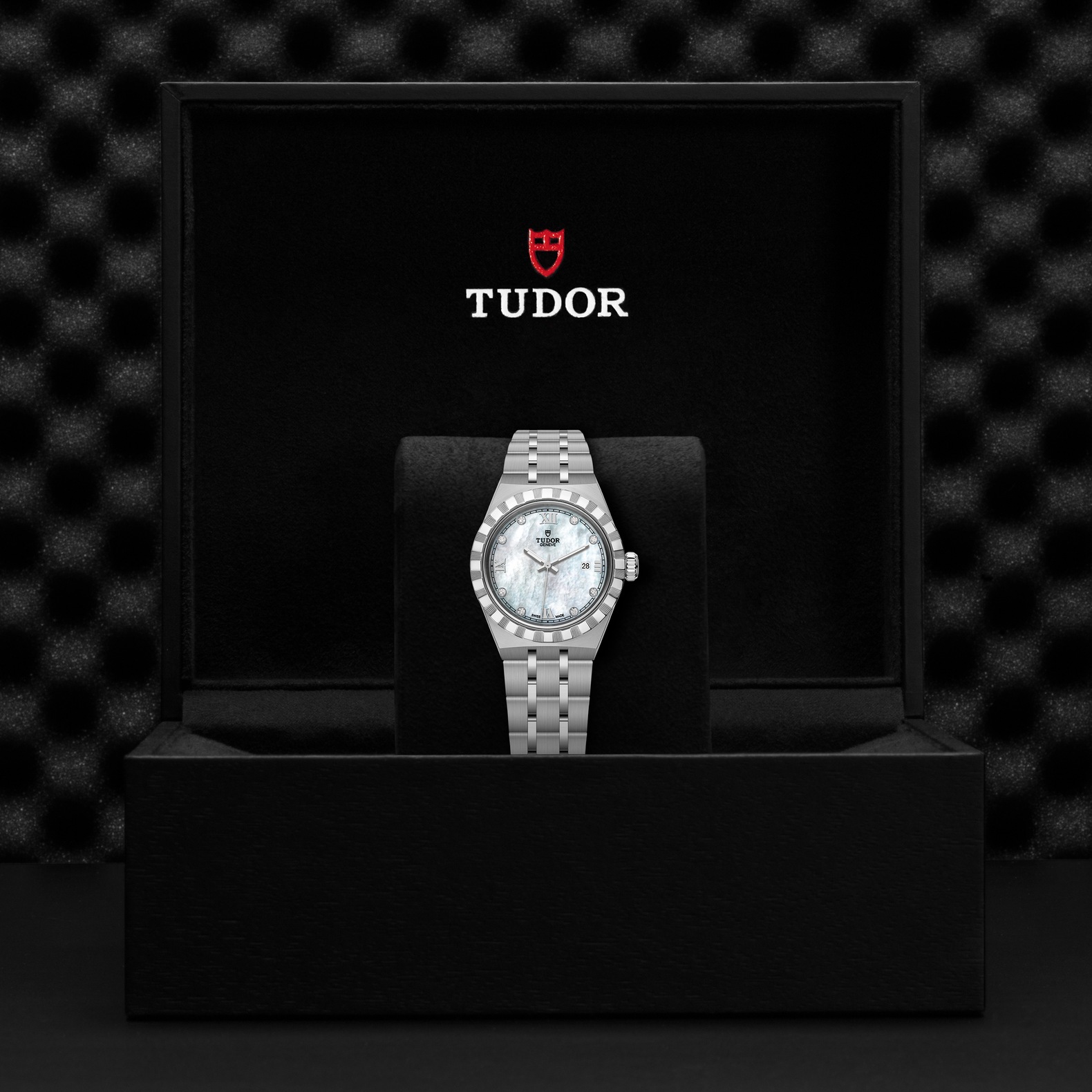 Tudor Royal 28