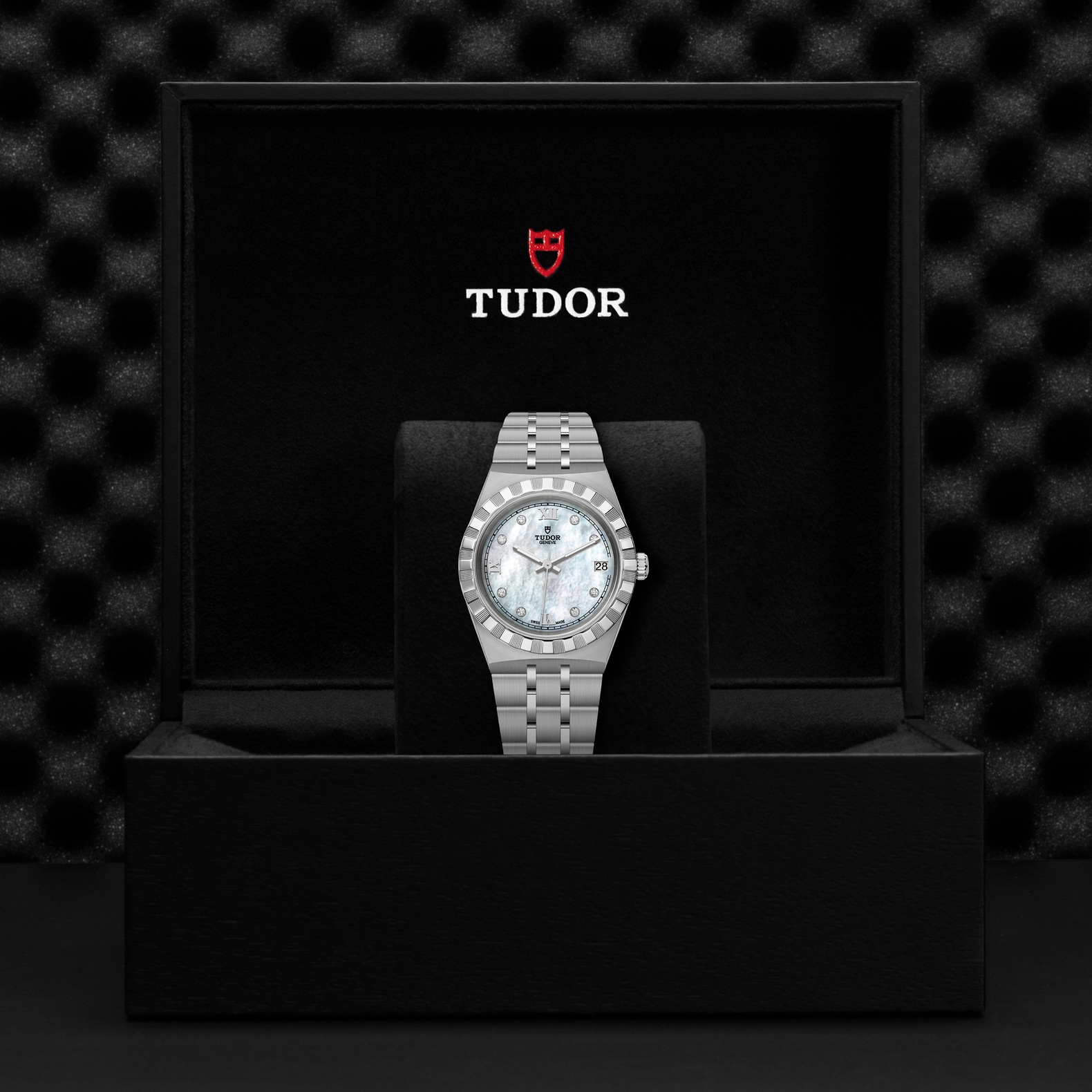 Tudor Royal 34