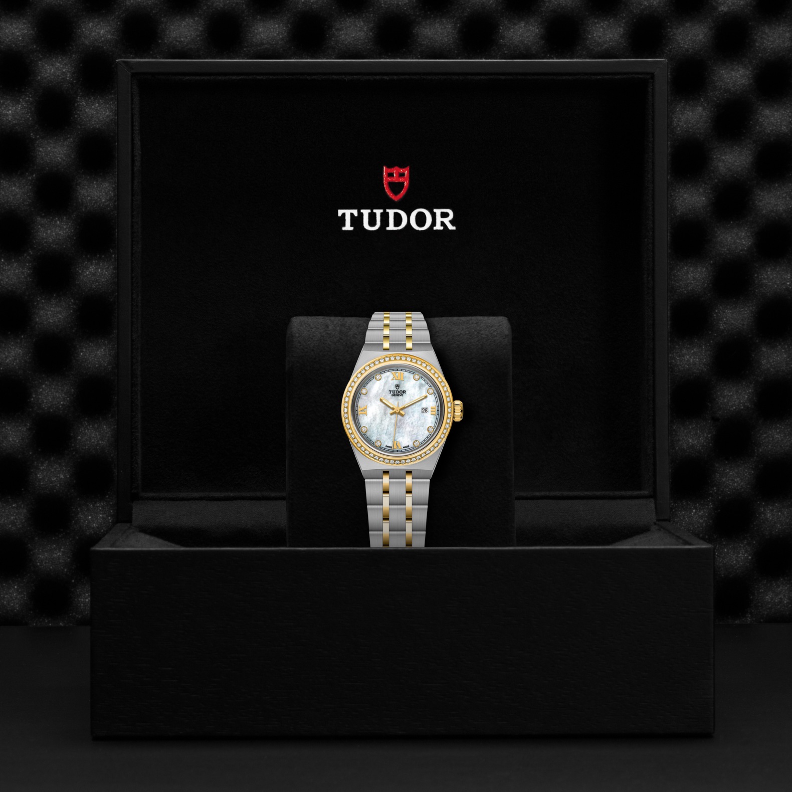 Tudor Royal 28