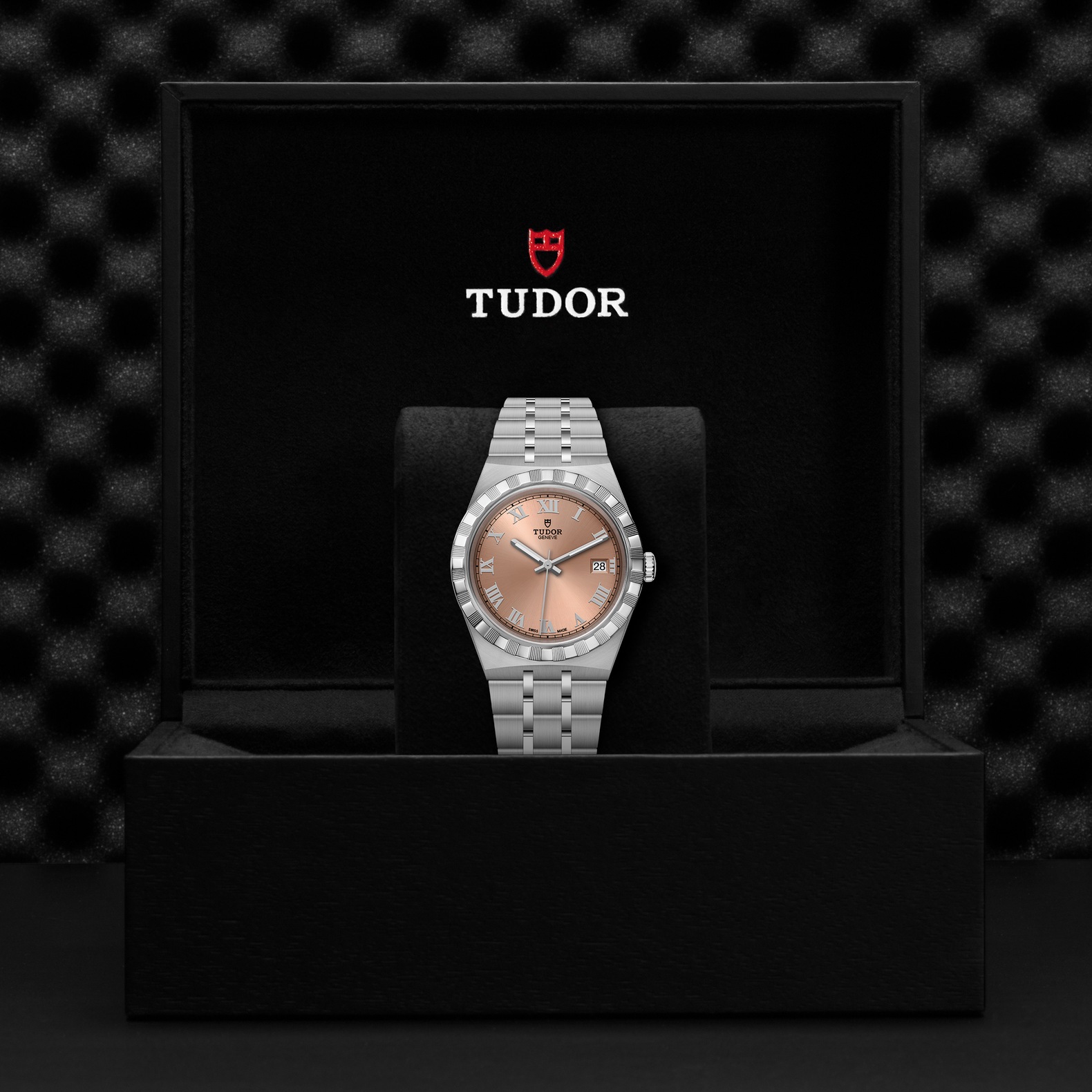 Tudor Royal 38